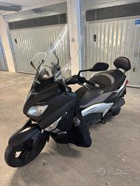 Yamaha X-Max 250