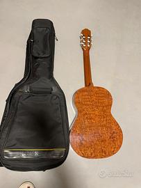 Chitarra classica con custodia