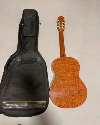 Chitarra classica con custodia