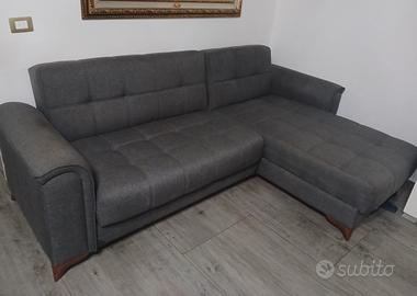 divano a letto  in tessuto a cassettone 