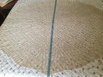 Tovaglia rotonda lavorazione all'uncinetto