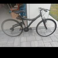 bici BMX nera