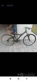 bici BMX nera