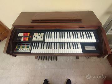 Organo elettronico anni 80