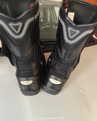 stivali  e scarpe da moto