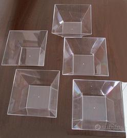 Ciotole e calici in plastica riutilizzabili