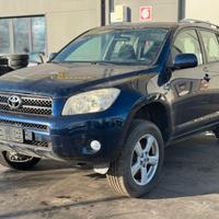 TOYOTA RAV 4 per ricambi usati 2ADFTV