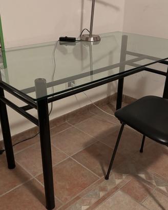 Scrivania in cristallo con sedia in pelle