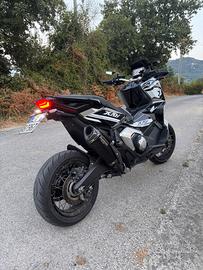 X adv 750