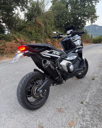 X adv 750