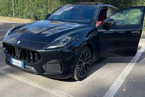 Maserati Grecale Modena 330 cv