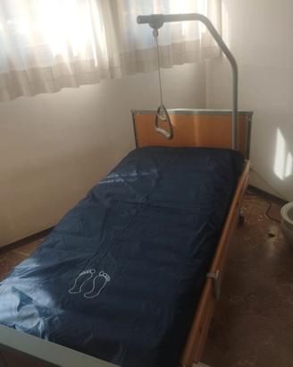 Letto sanitario con materasso anti decubito