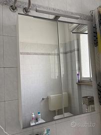 Contenitore Specchio con luce bagno