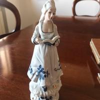 Statuina Capodimonte con marchio P corona vintage