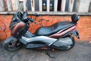 scooter yamaka xmax 300