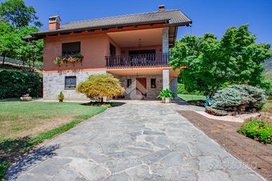 BIFAMILIARE A VAL DELLA TORRE