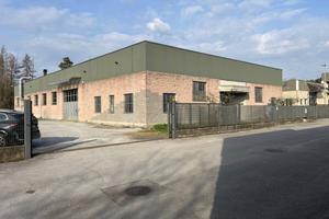Immobile di 1300 m² con più di 5 locali a Cantù