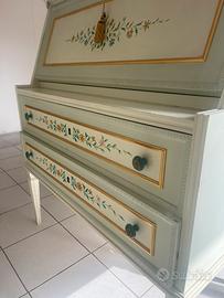 Comò con due comodini