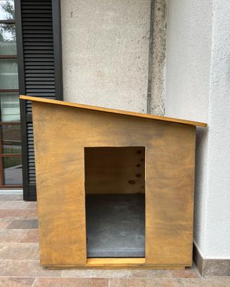 Cuccia per cani in legno