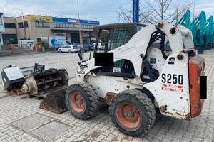 Minipala Bobcat S250 2 speed con fresa e benna mis