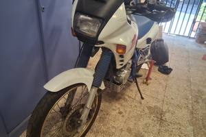 Honda nx 650 dominator