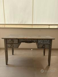 scrivania in legno personalizzata