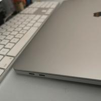 Mac book pro 16” i7 sei core 512 ssd 16gb ram 2019