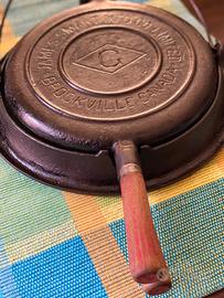 Antica piastra per waffle in ghisa, n. 9, canadese