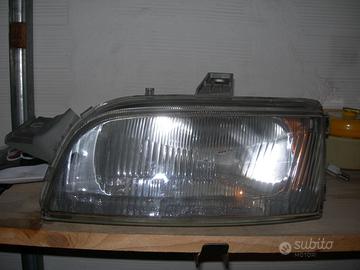 Fanale anteriore sinistro Fiat Punto