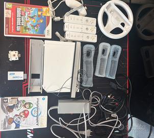 Nintendo Wii + 3 controller + 2 giochi