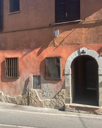 Intero stabile a Pizzoli- 4 appartamenti