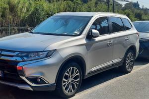 Suv Mitsubischi outlander  7 posti