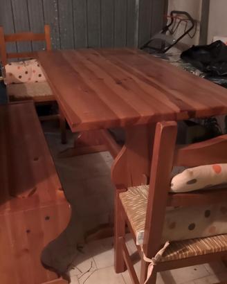 tavolo in legno massello con panca e 3 sedie 