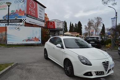 Alfa Romeo Giulietta 1750 tbi Quadrifoglio Verde 2