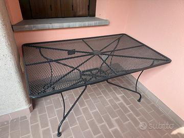 Tavolo con sedie ferro battuto x giardino/terrazzo