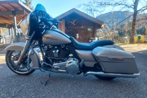 Harley Davidson Street Glide FLHX 107