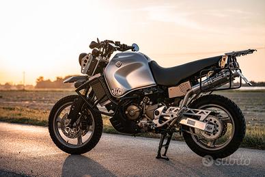 Honda Varadero 1000 del 1999  Special Scrambler