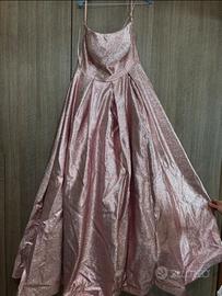 Vestito da cerimonia ampio