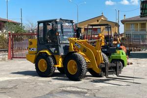 P38 Pala gommata JCB 406 targata