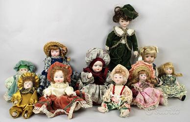 Collezione di bambole.