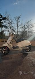 piaggio vespa GTS 300