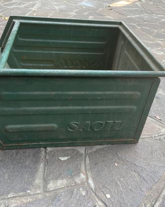 Contenitore in metallo