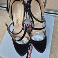 Scarpe donna velluto nuove n. 38