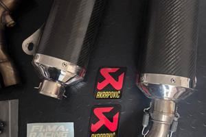 Scarico in carbonio SHARK speed triple 1050