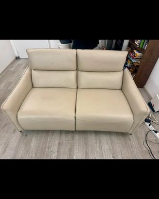 Divano 2 posti relax elettrico eUSB in pelle Dondi