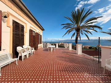 GALATI - Elegante Villa con depandance