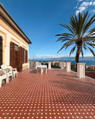 GALATI - Elegante Villa con depandance