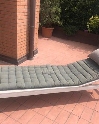 2 Lettini prendisole Ikea in legno con materessini