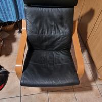 poltrona Ikea pelle con poggia piedi 