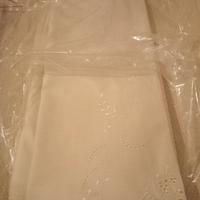 Tendoni ricamati per finestre